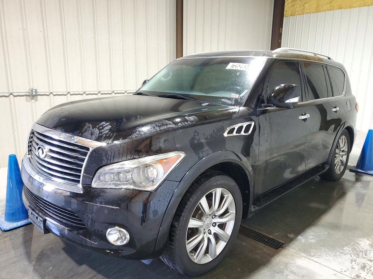 Infiniti QX56 2011 z USA