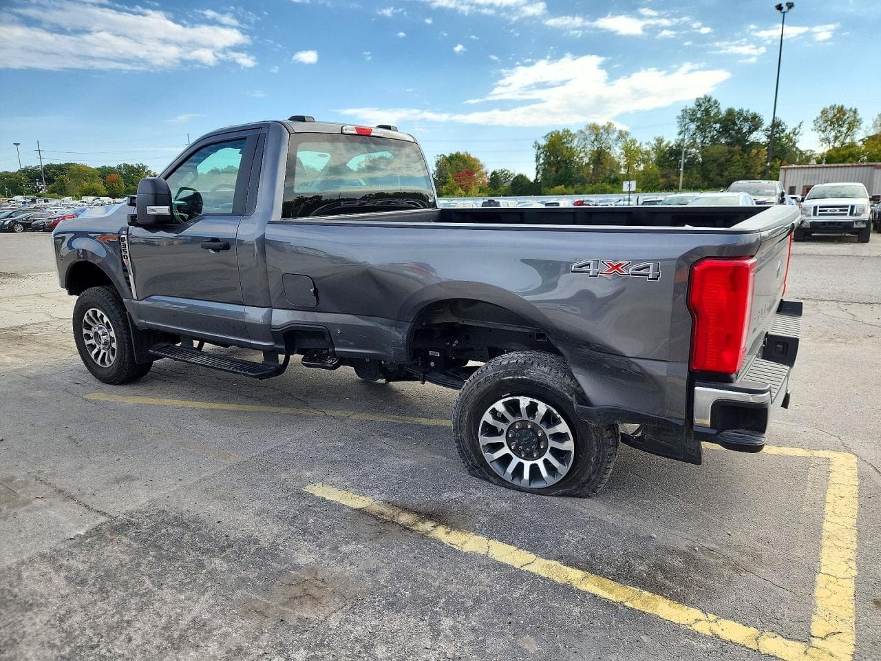 2023 Ford F350 Super Duty - foto 2