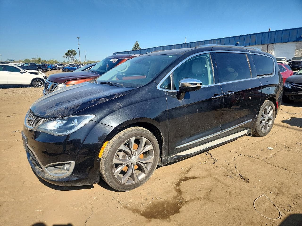 Chrysler Pacifica 2017 z USA