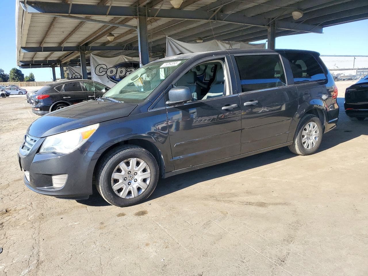 Volkswagen Routan 2012 z USA