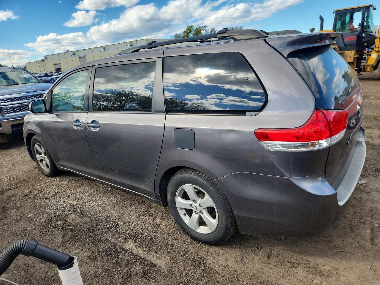 2014 Toyota Sienna Le - foto 2