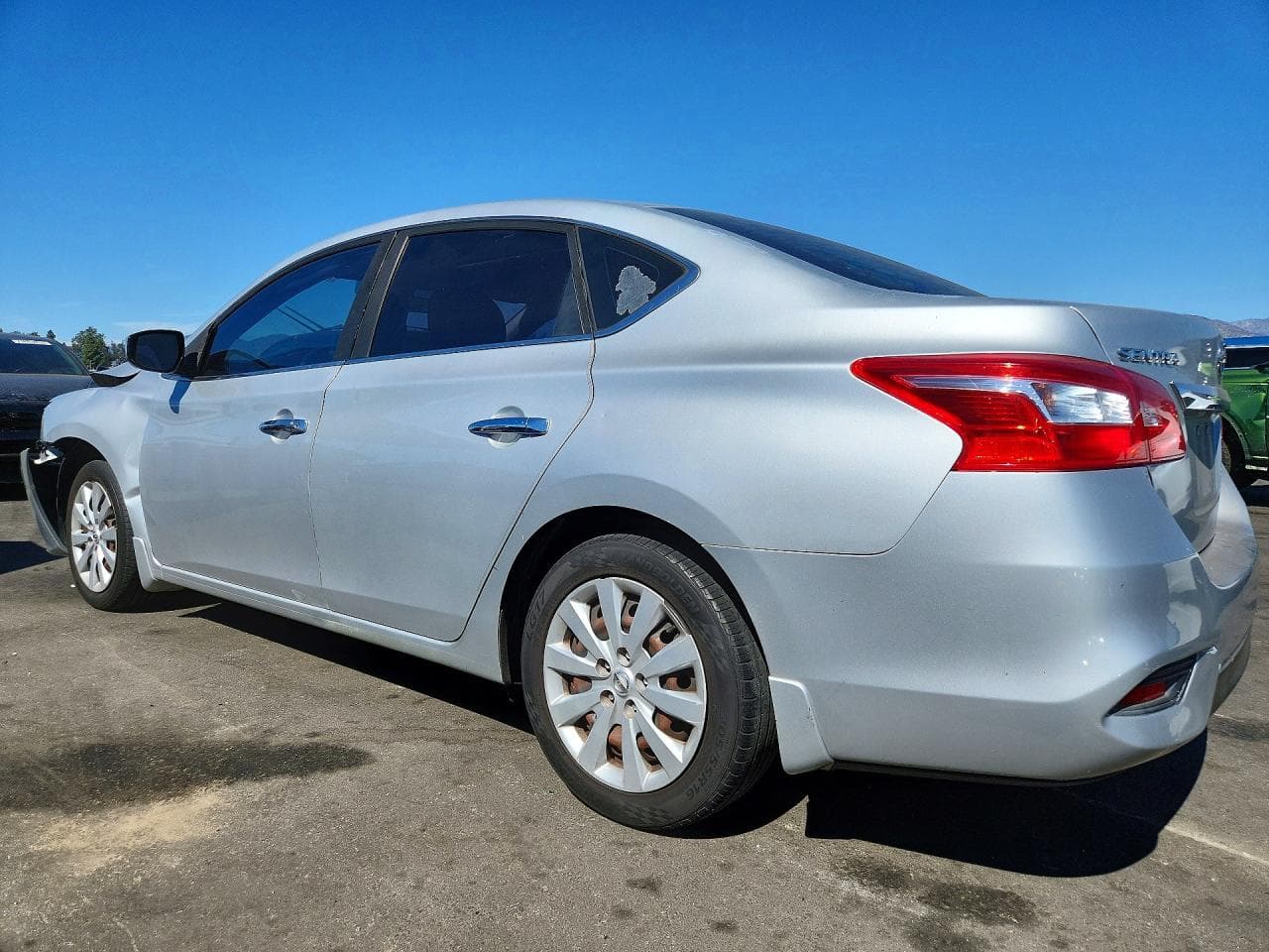 2017 Nissan Sentra S - foto 2