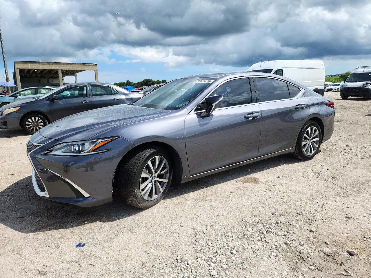 Lexus ES 2021 z USA