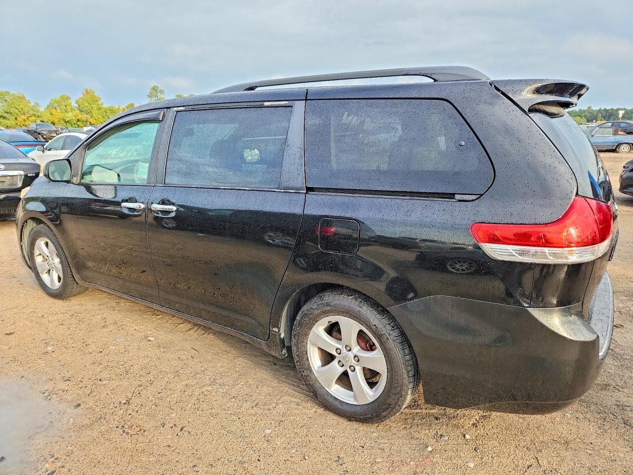2014 Toyota Sienna Le - foto 2