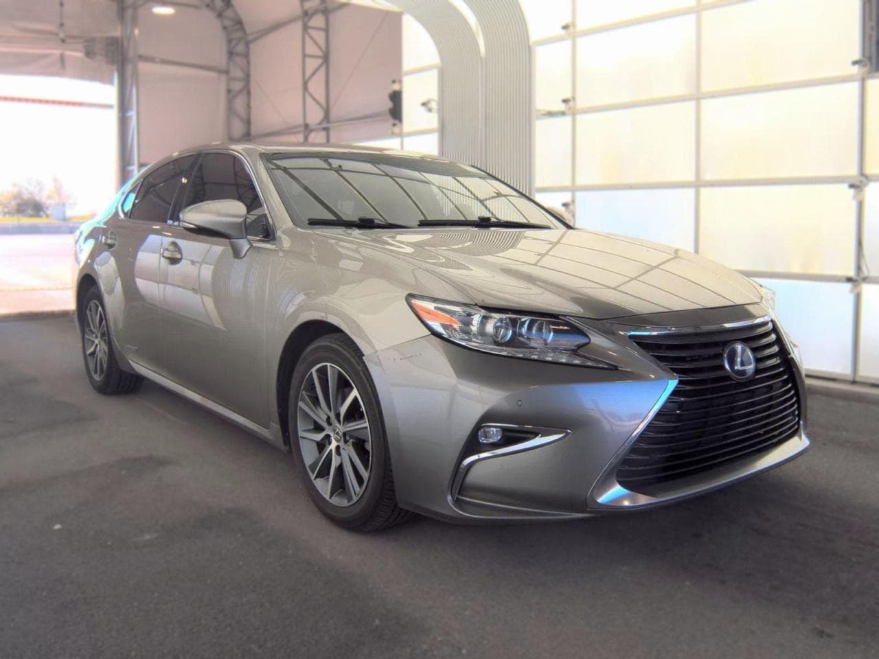 Lexus ES 2017 z USA