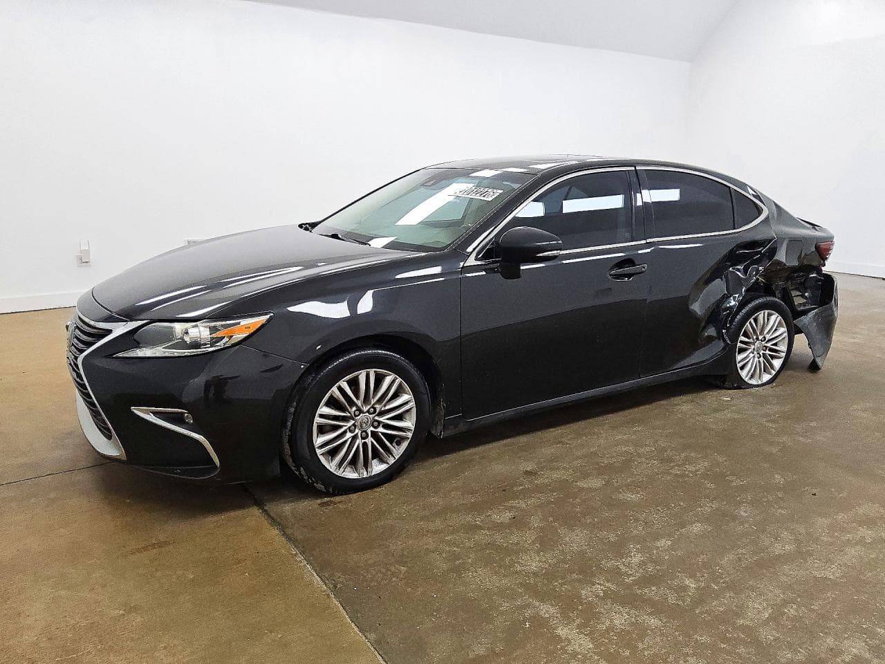 Lexus ES 2016 z USA