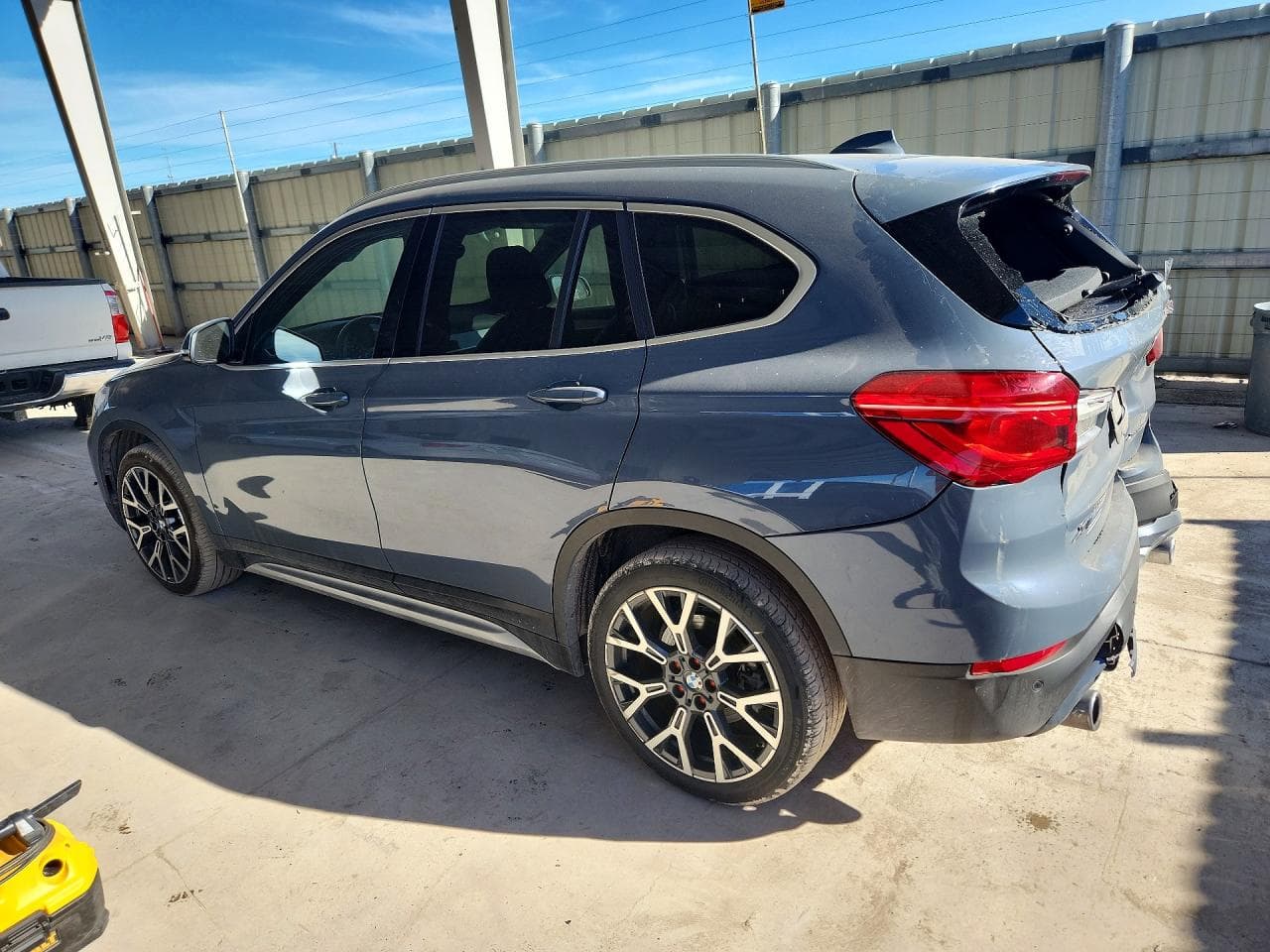 2022 BMW X1 xDrive28I - foto 2