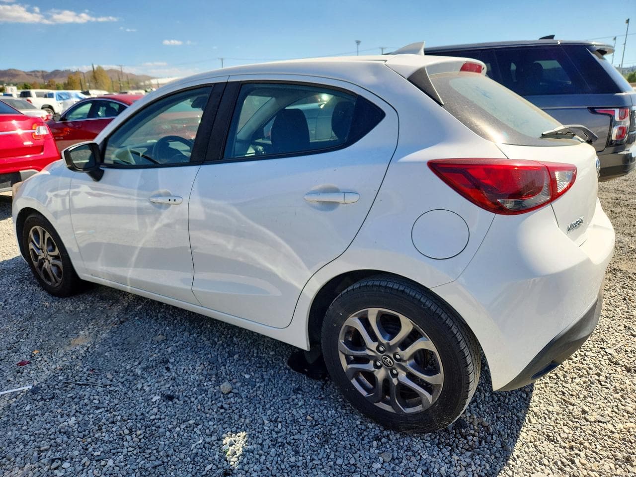 2020 Toyota Yaris Hatchback Le - foto 2