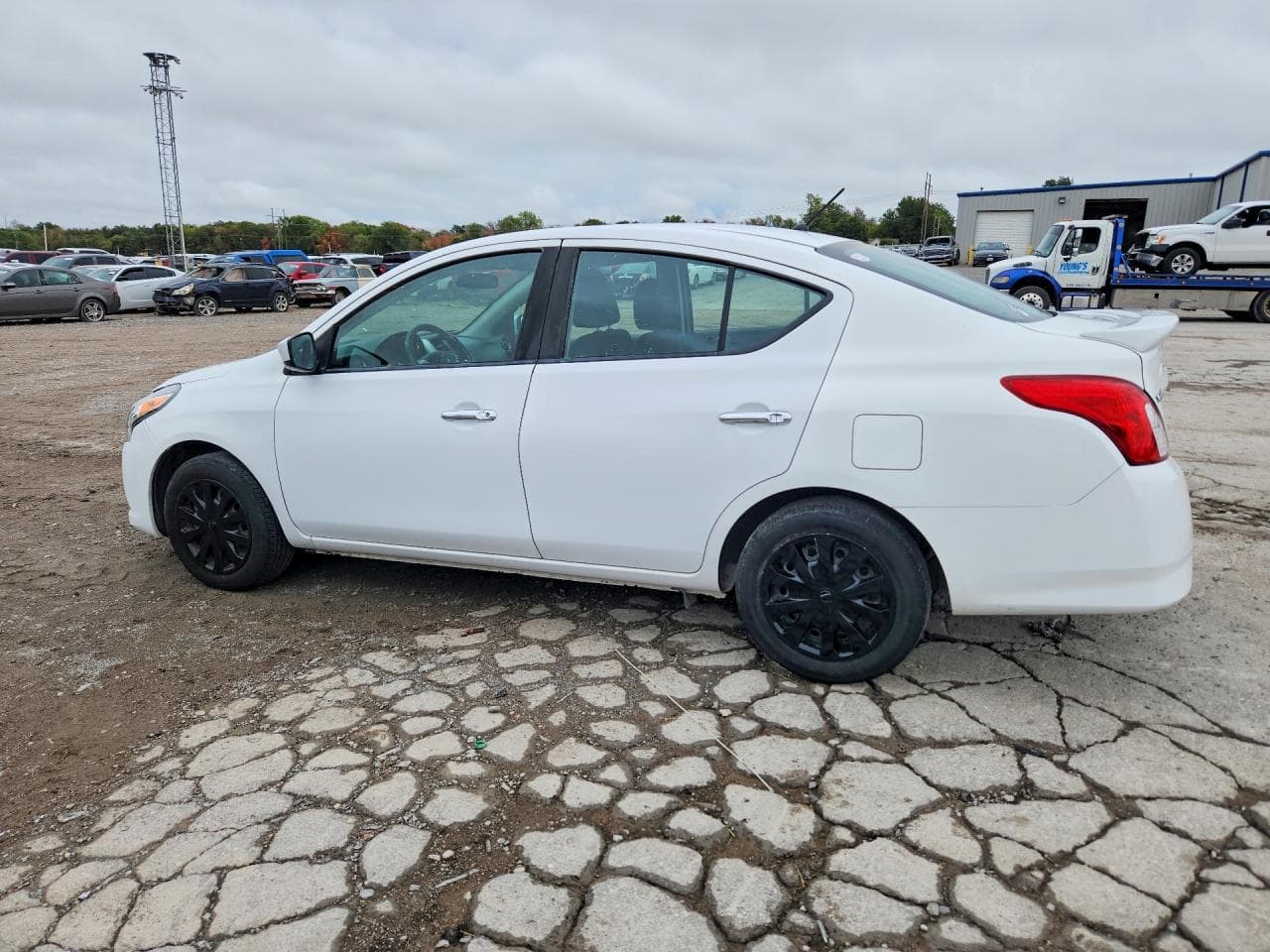 2019 Nissan Versa Sv - foto 2