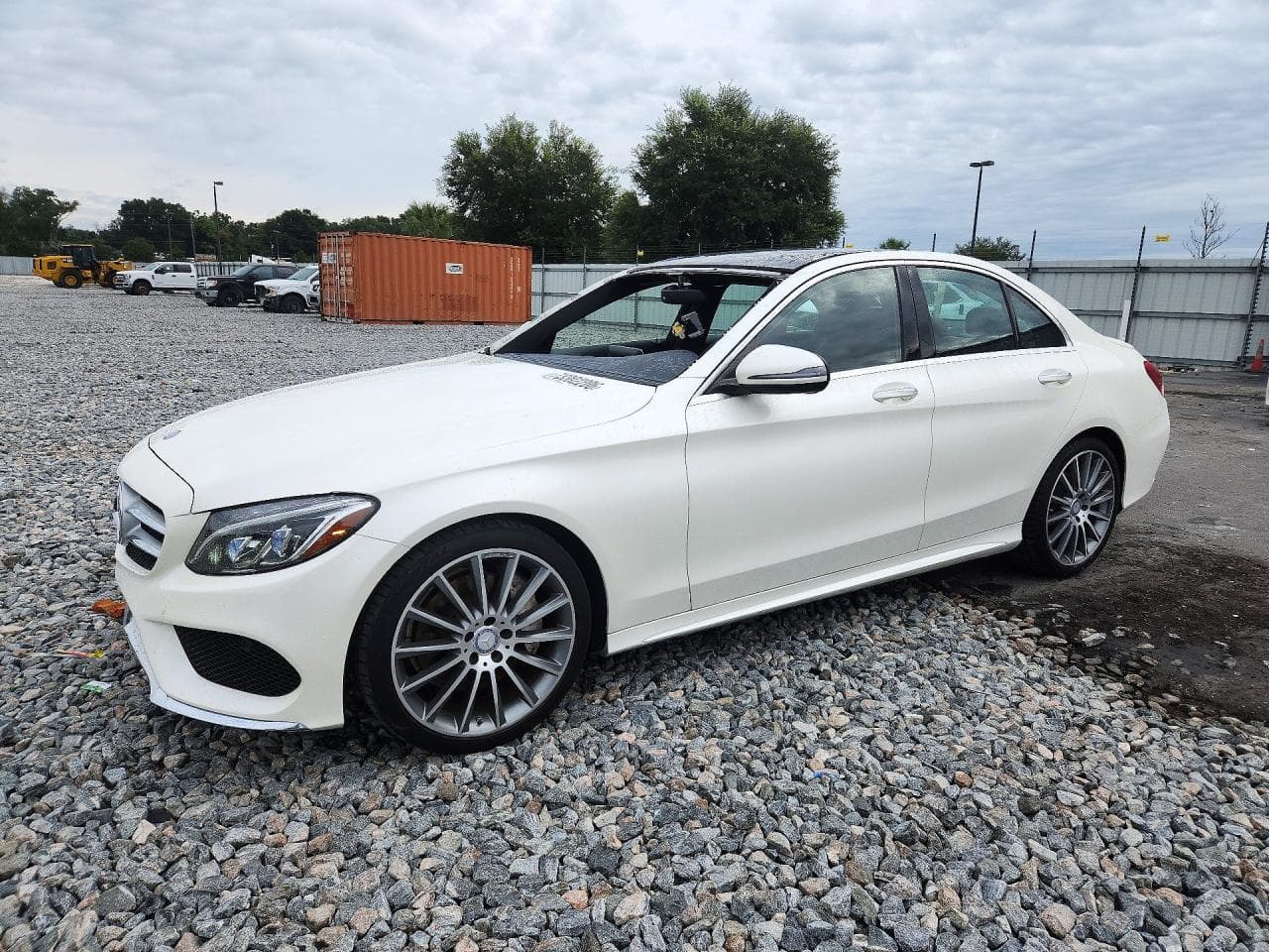 Mercedes-Benz C-klasse 2016 z USA