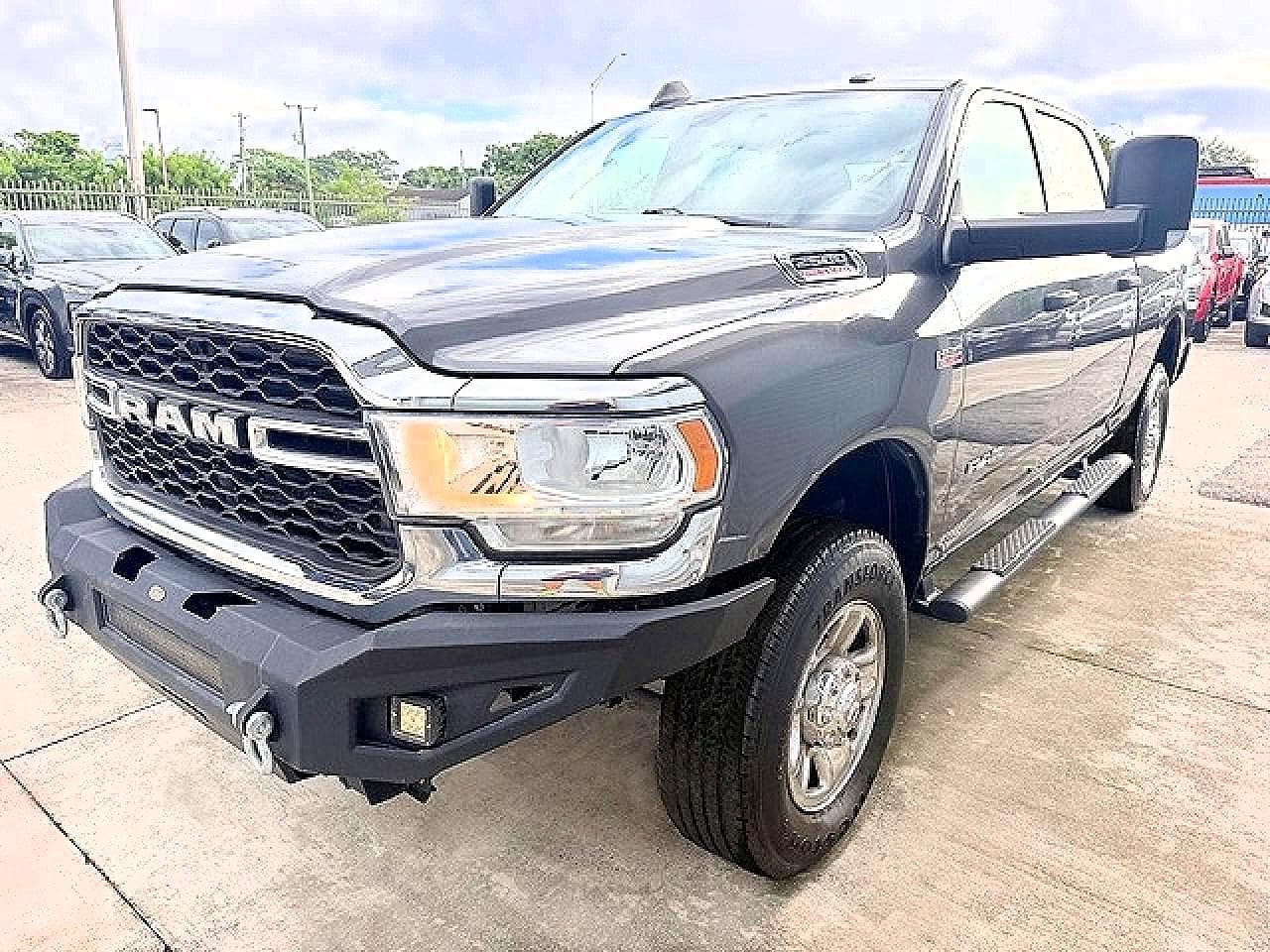 RAM 2500 2021 z USA
