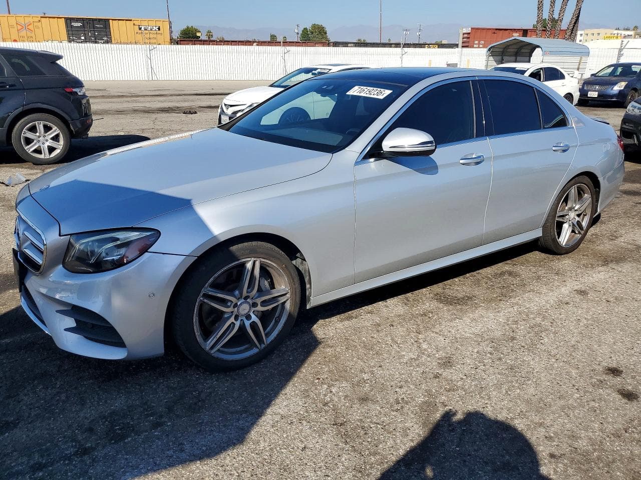 Mercedes-Benz E-klasse 2017 z USA
