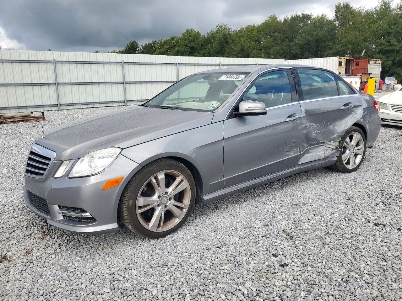 Mercedes-Benz E-klasse 2013 z USA