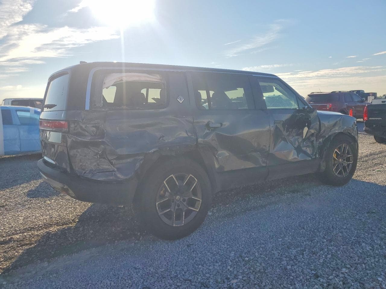 2023 Rivian R1S Adventure - foto 3