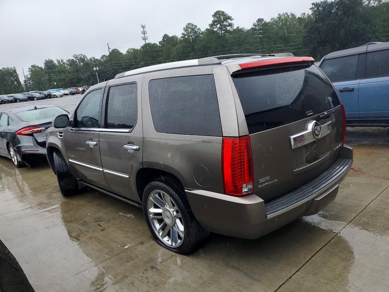 2011 Cadillac Escalade Platinum - foto 2
