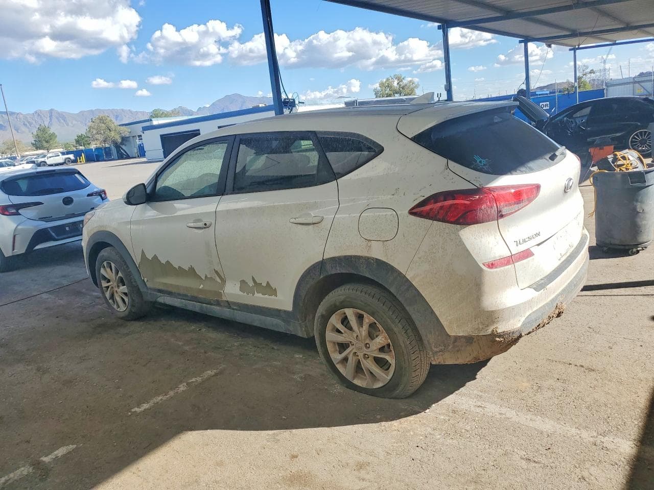 2020 Hyundai 4Dr - foto 2