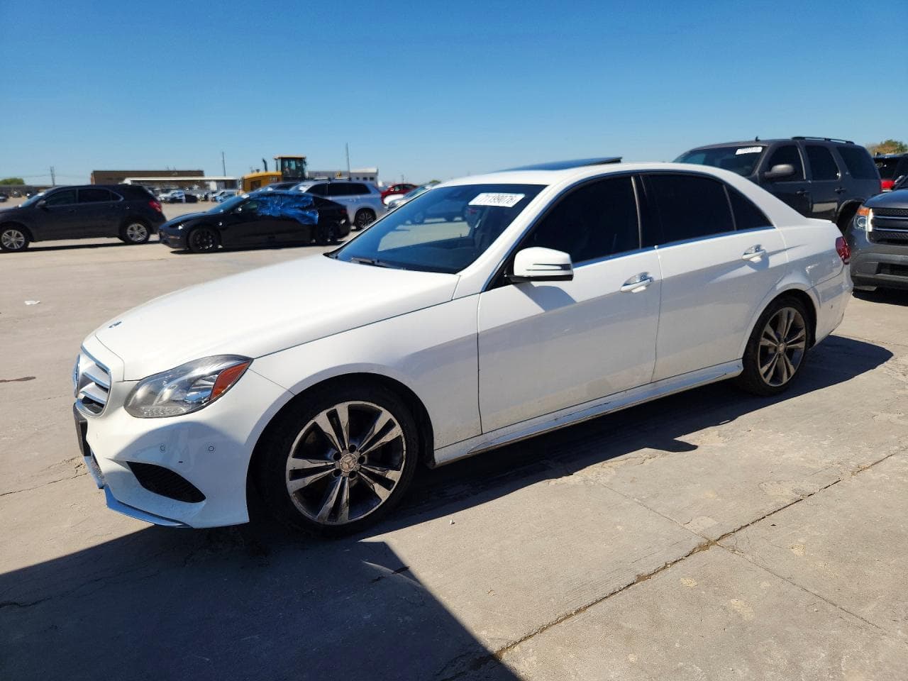 Mercedes-Benz E-klasse 2016 z USA