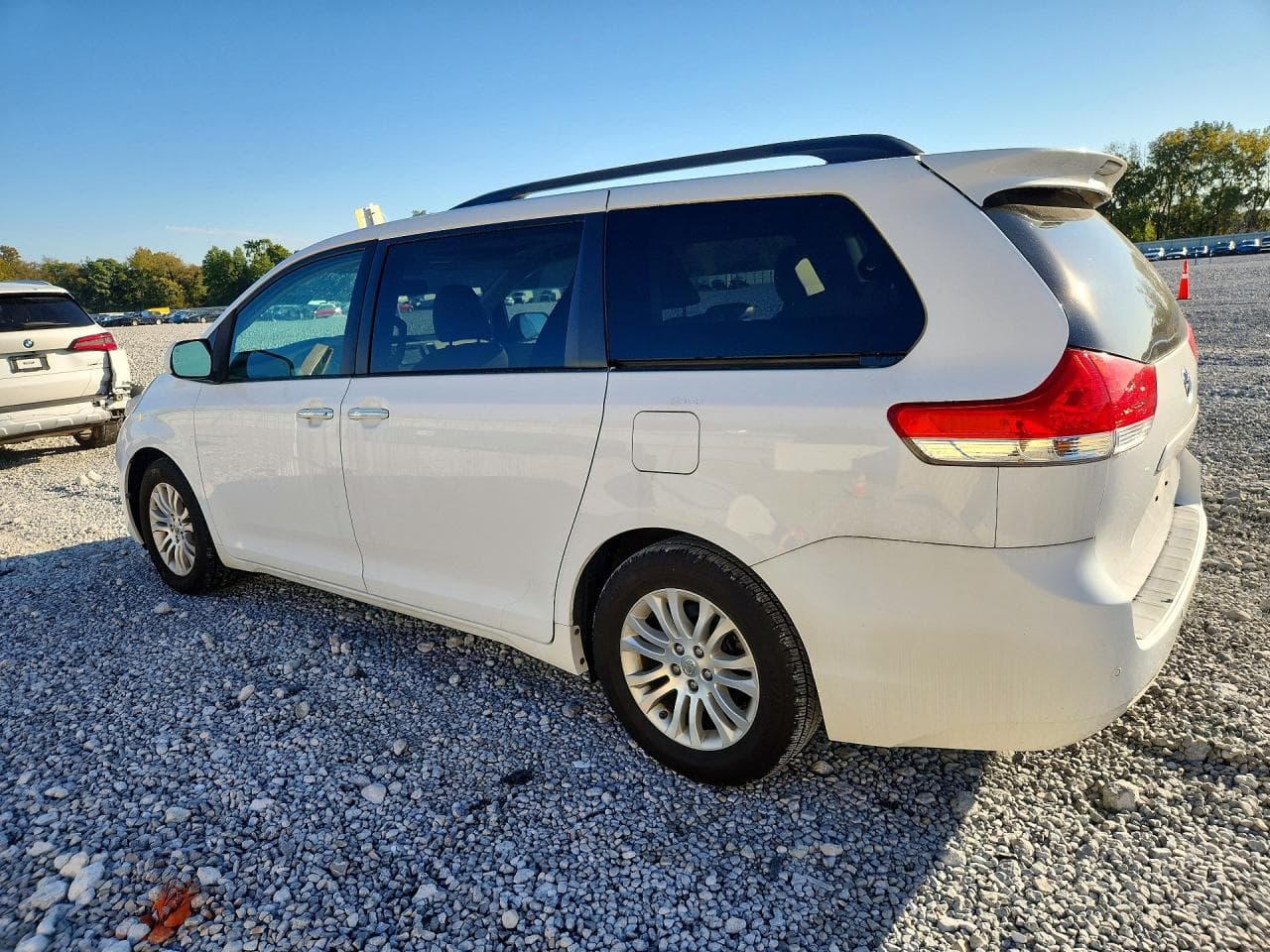 2013 Toyota Sienna - foto 2