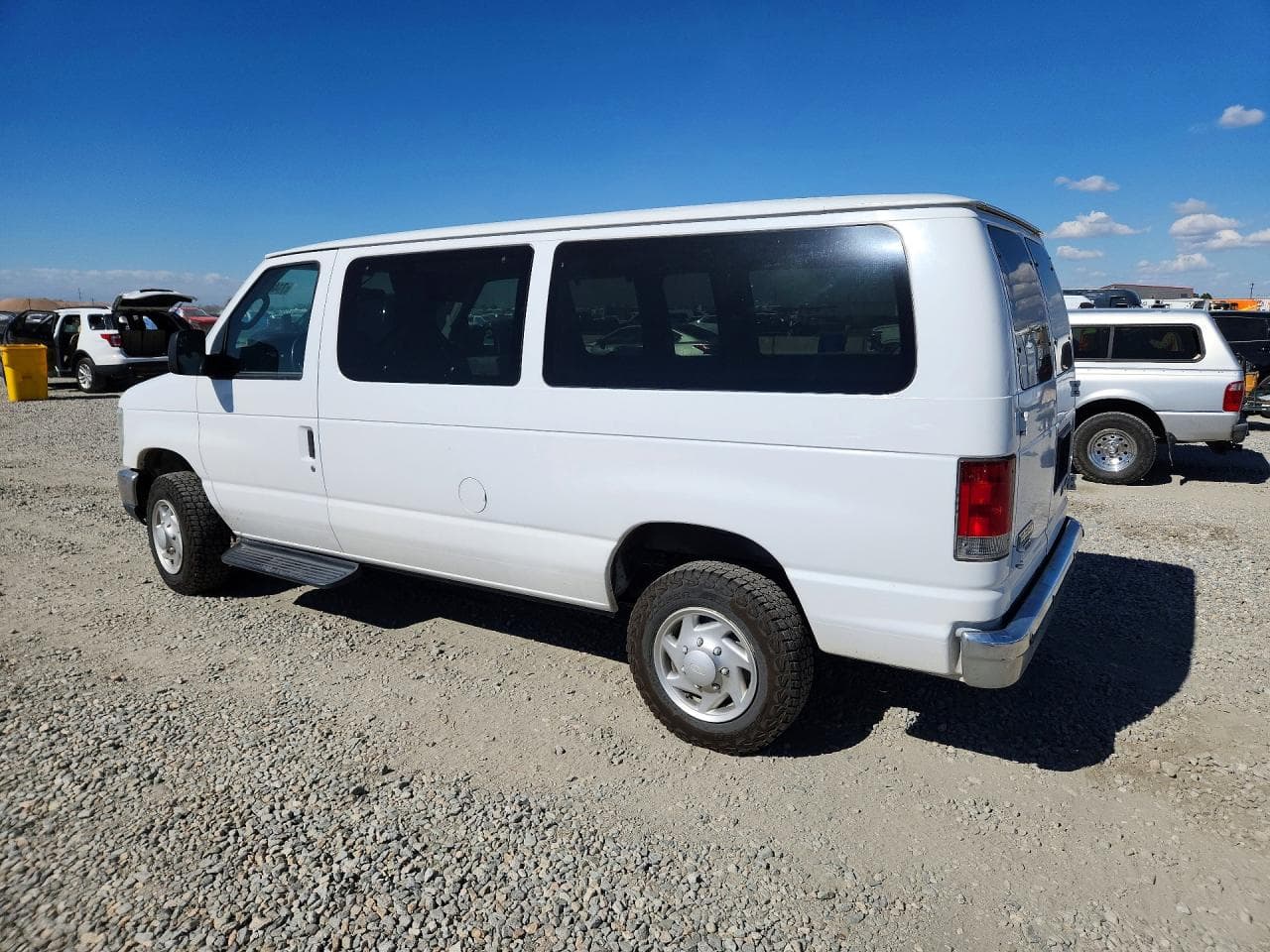 2014 Ford Econoline E350 Super Duty Wagon - foto 2