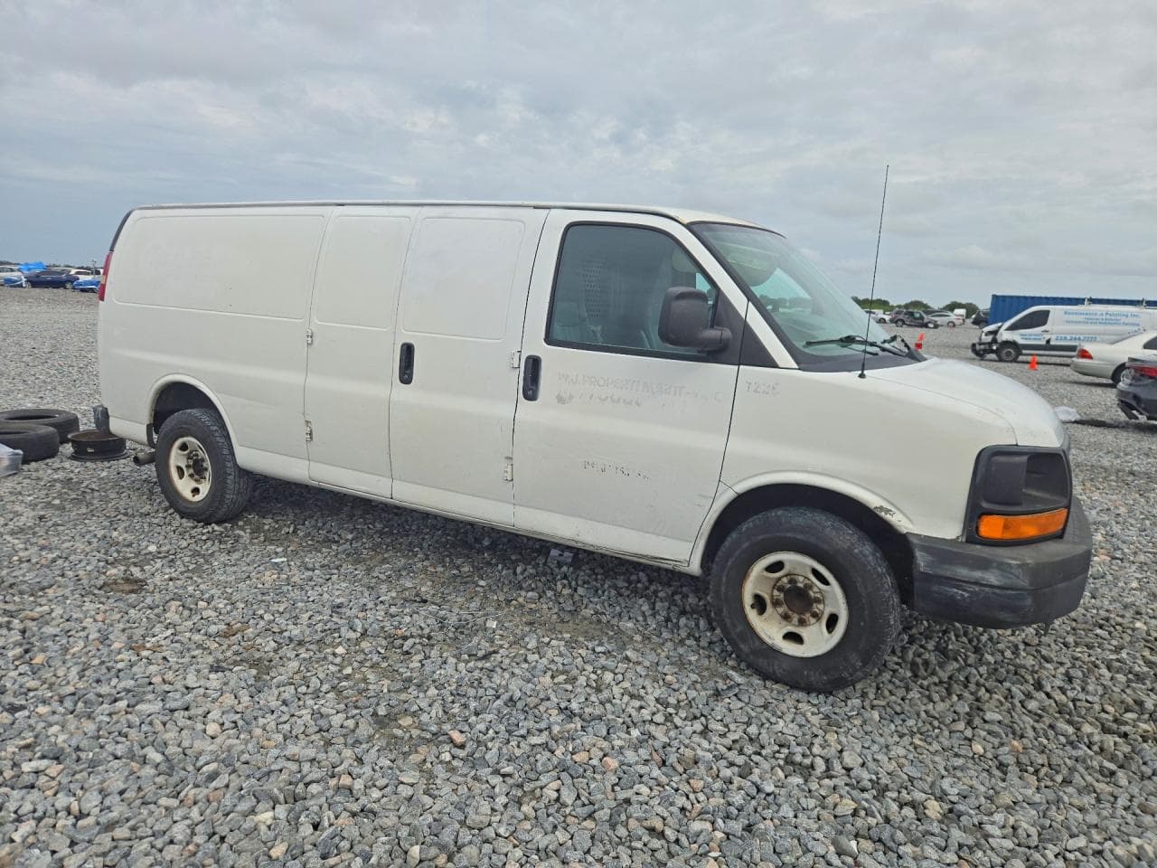 2011 GMC Savana G2500 - foto 4