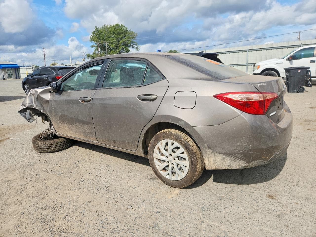 2019 Toyota Corolla L - foto 2