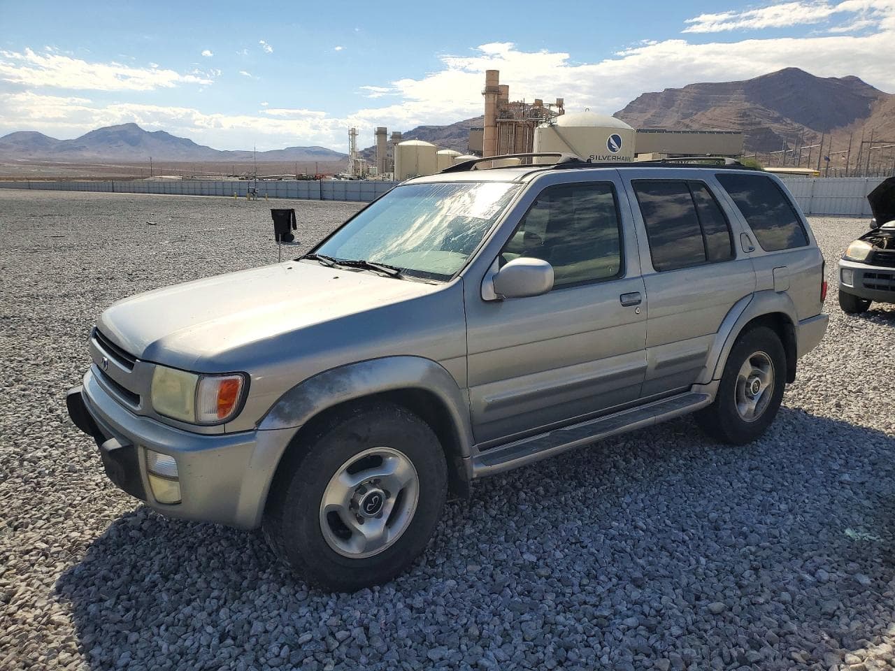 2000 Infiniti QX4 z USA