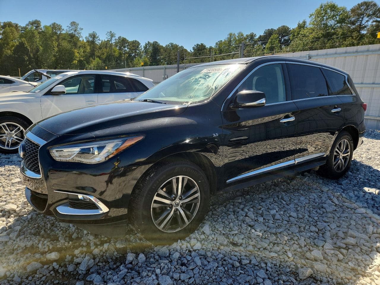 Infiniti QX60 2020 z USA