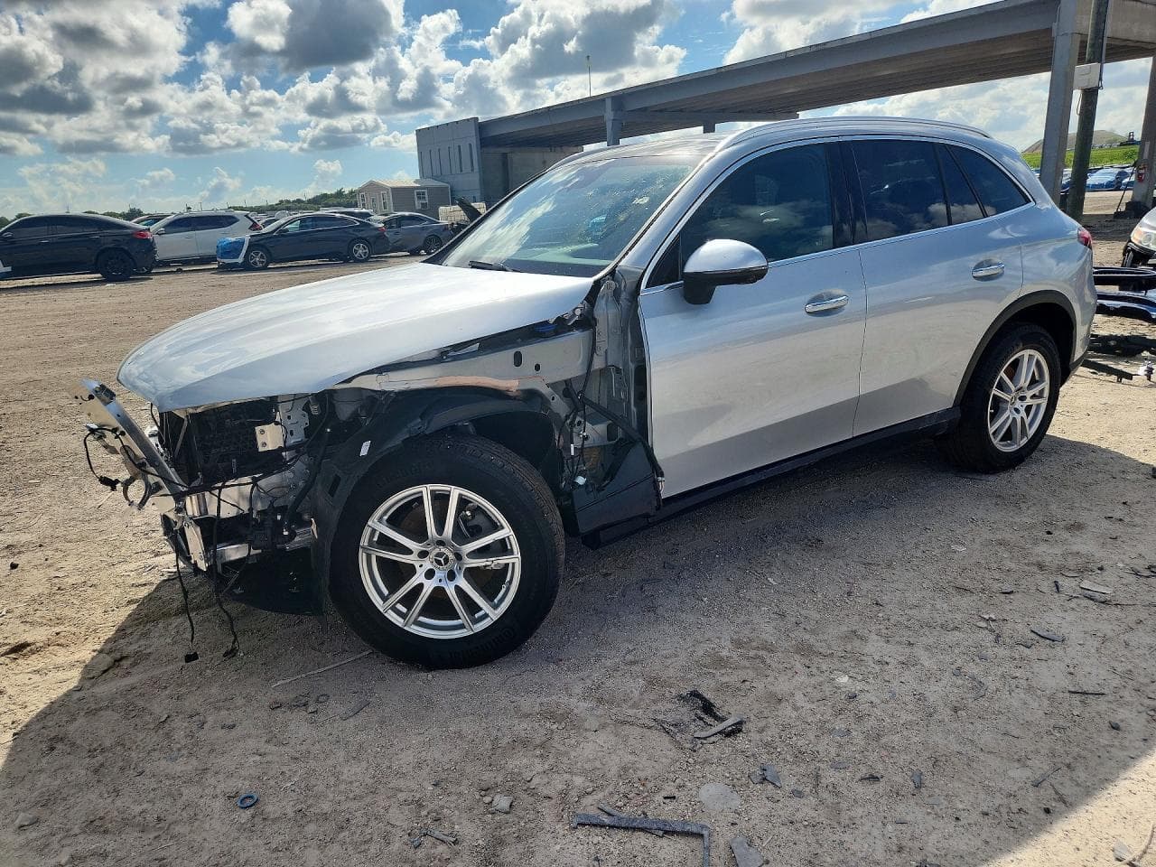 2025 Mercedes-Benz GLC z USA