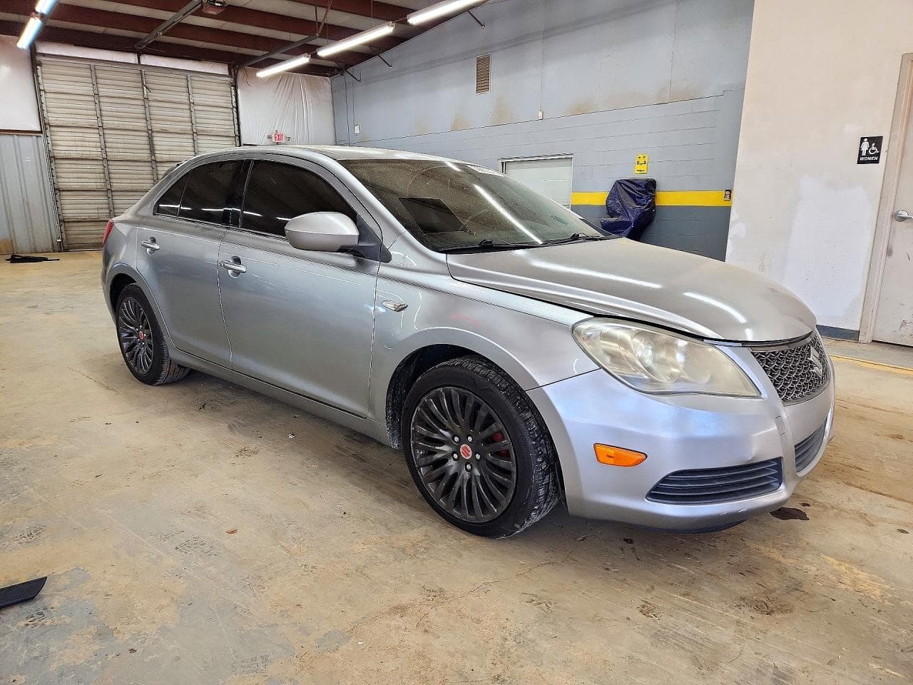 2011 Suzuki Kizashi Se - foto 4