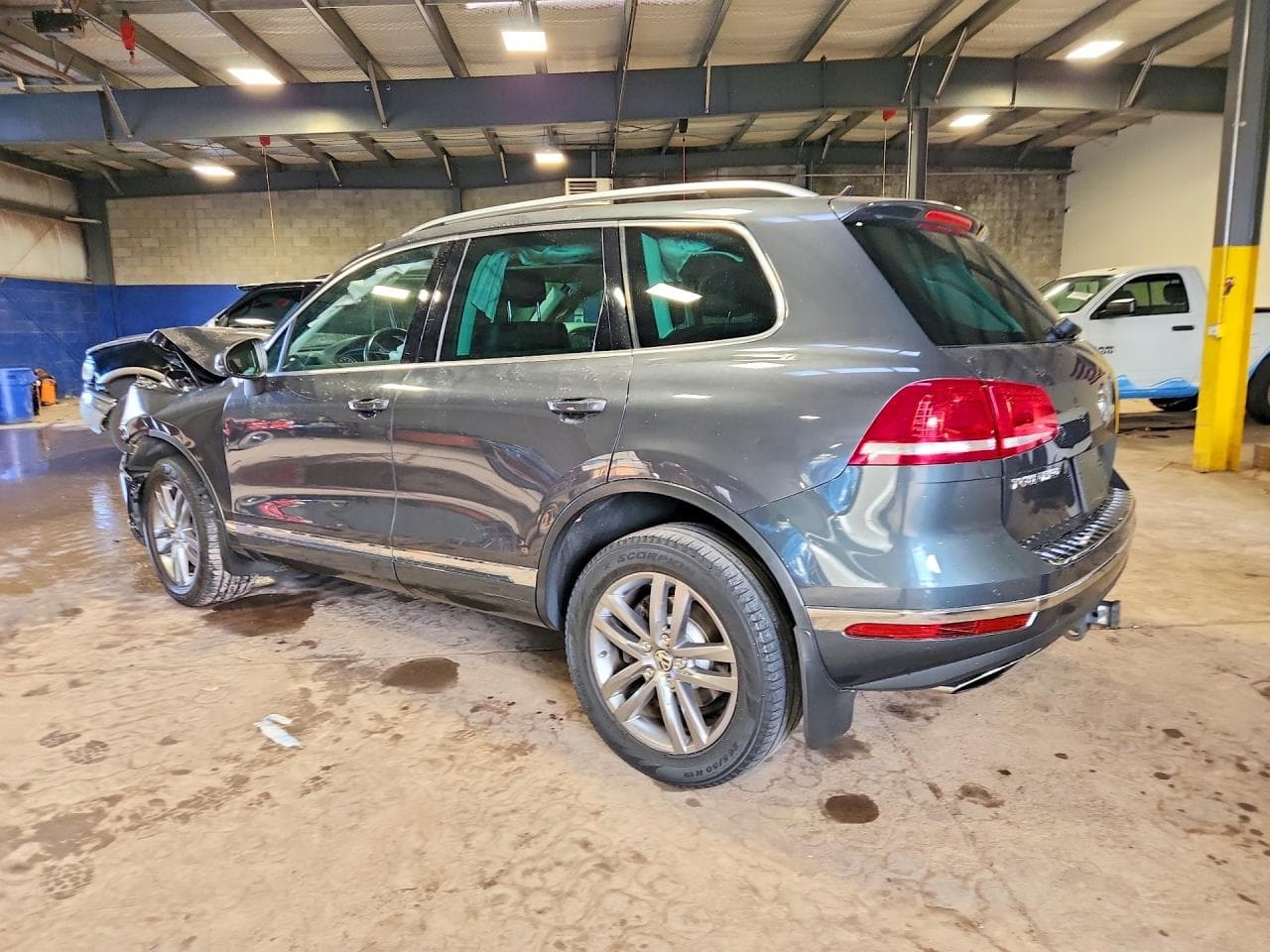 2015 Volkswagen Touareg V6 - foto 2