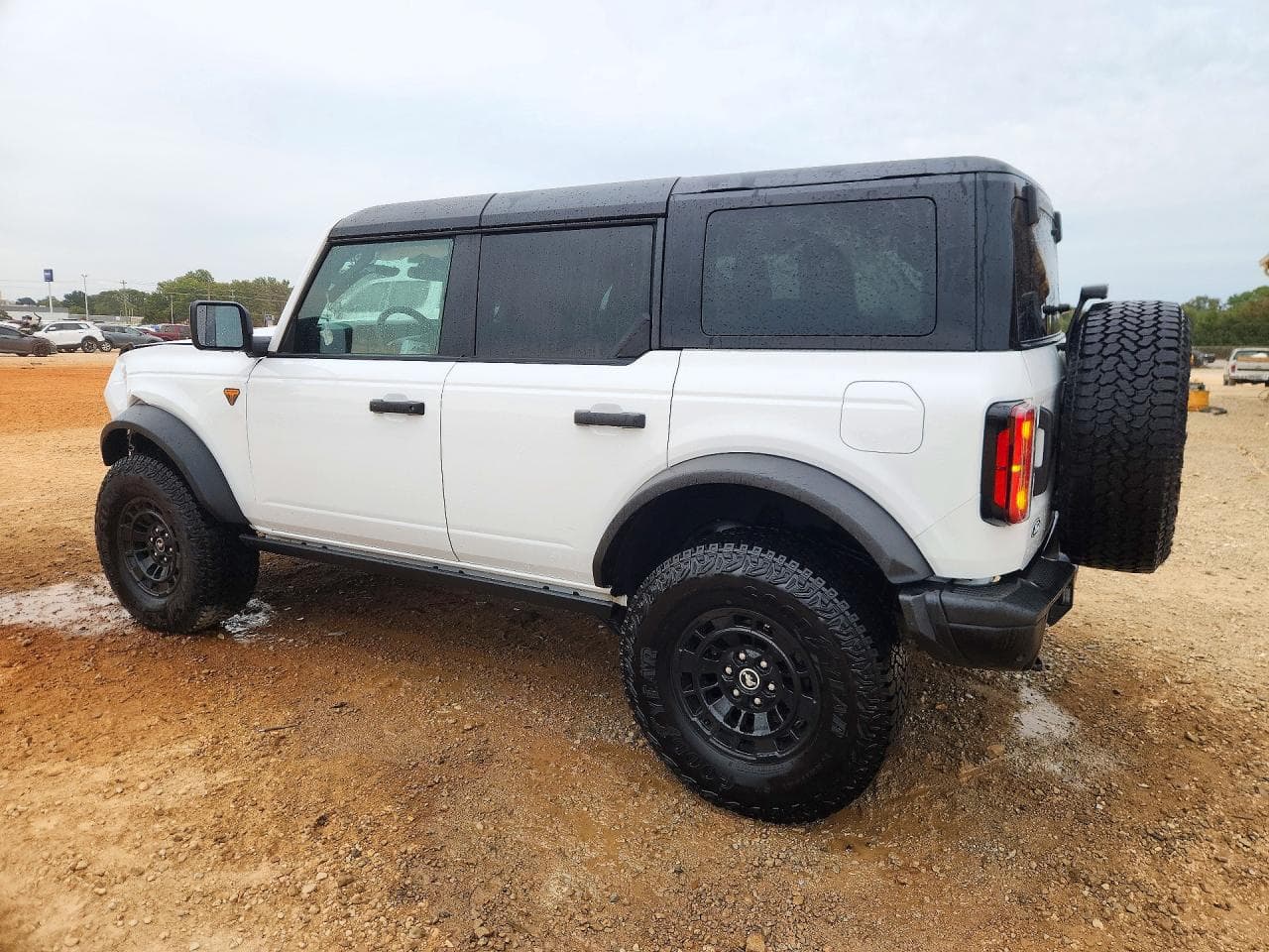 2026 Ford Bronco Badlands - foto 2
