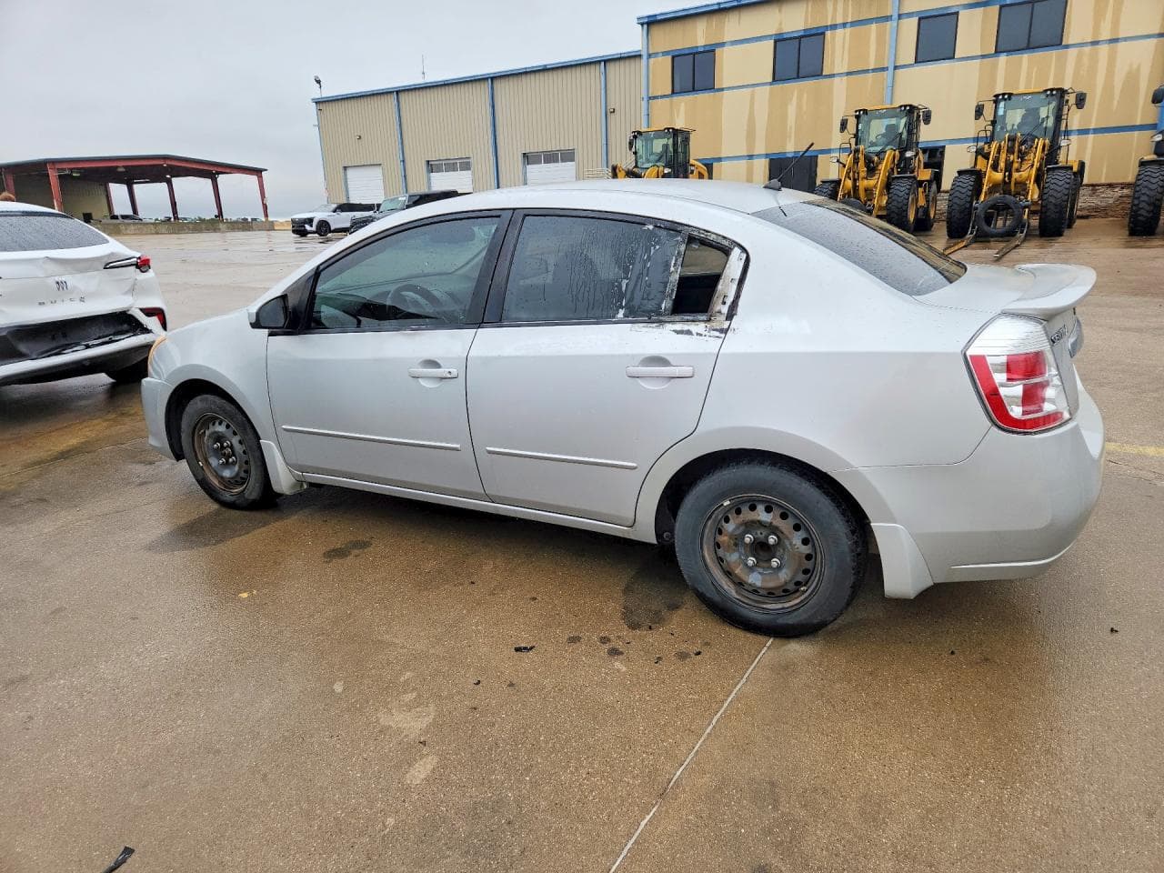2011 Nissan Sentra 2.0 - foto 2