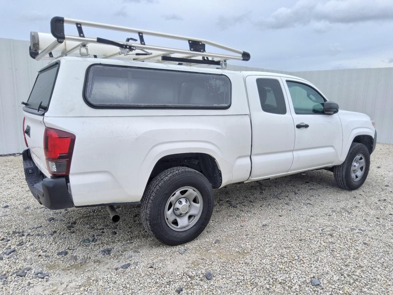 2023 Toyota Tacoma Sr - foto 3
