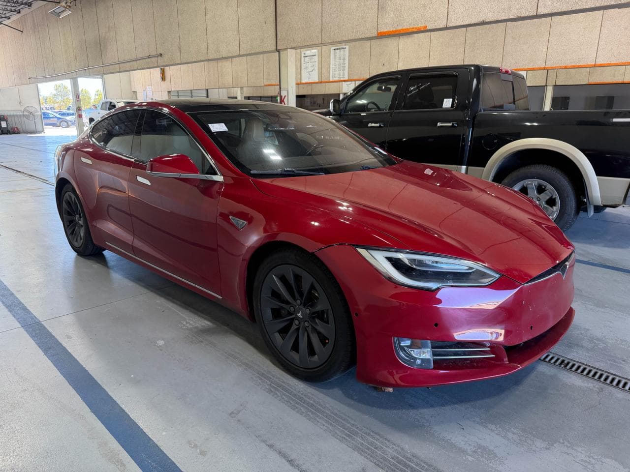 Tesla Model S 2016 z USA