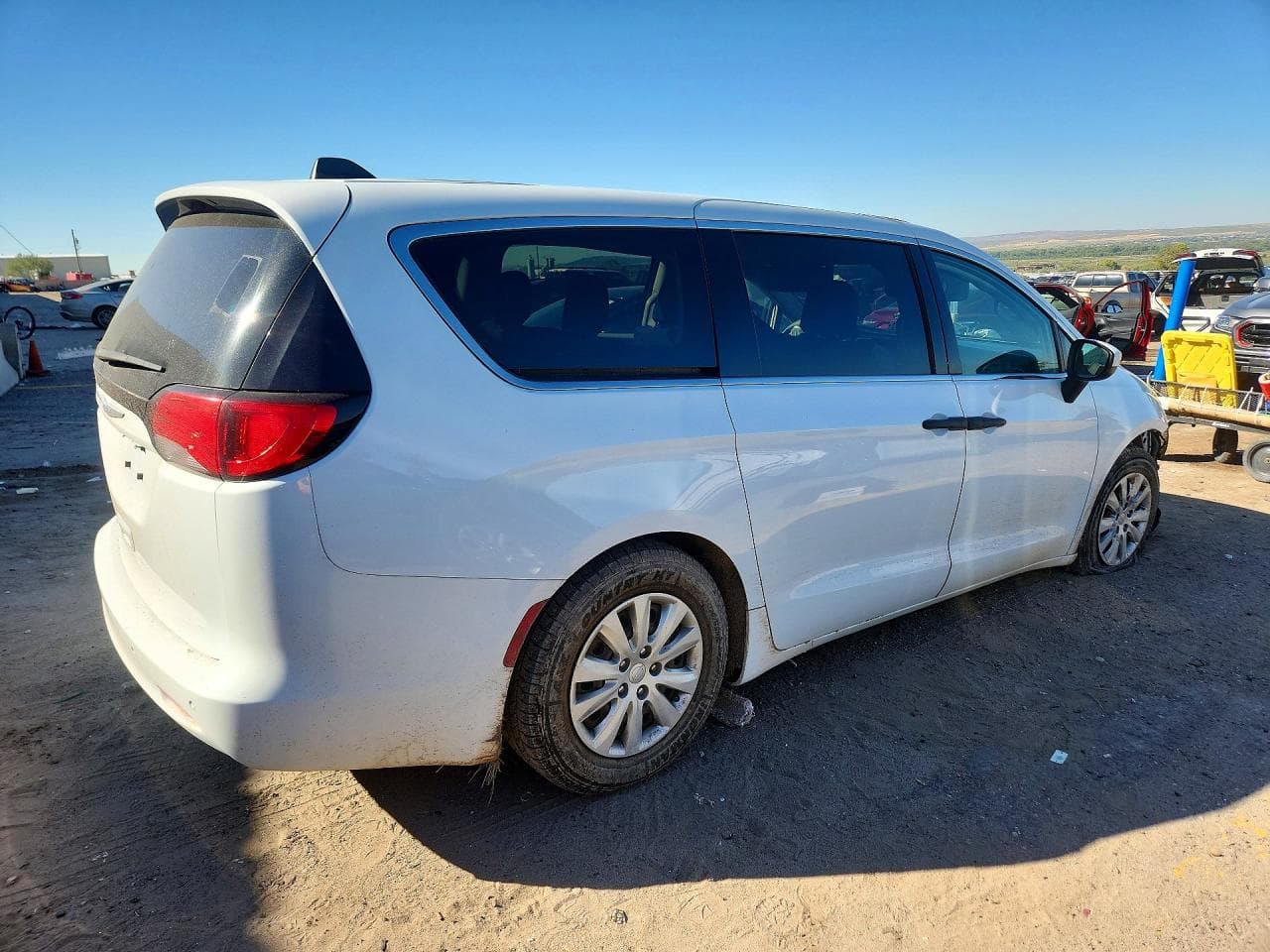 2020 Chrysler Voyager L - foto 3
