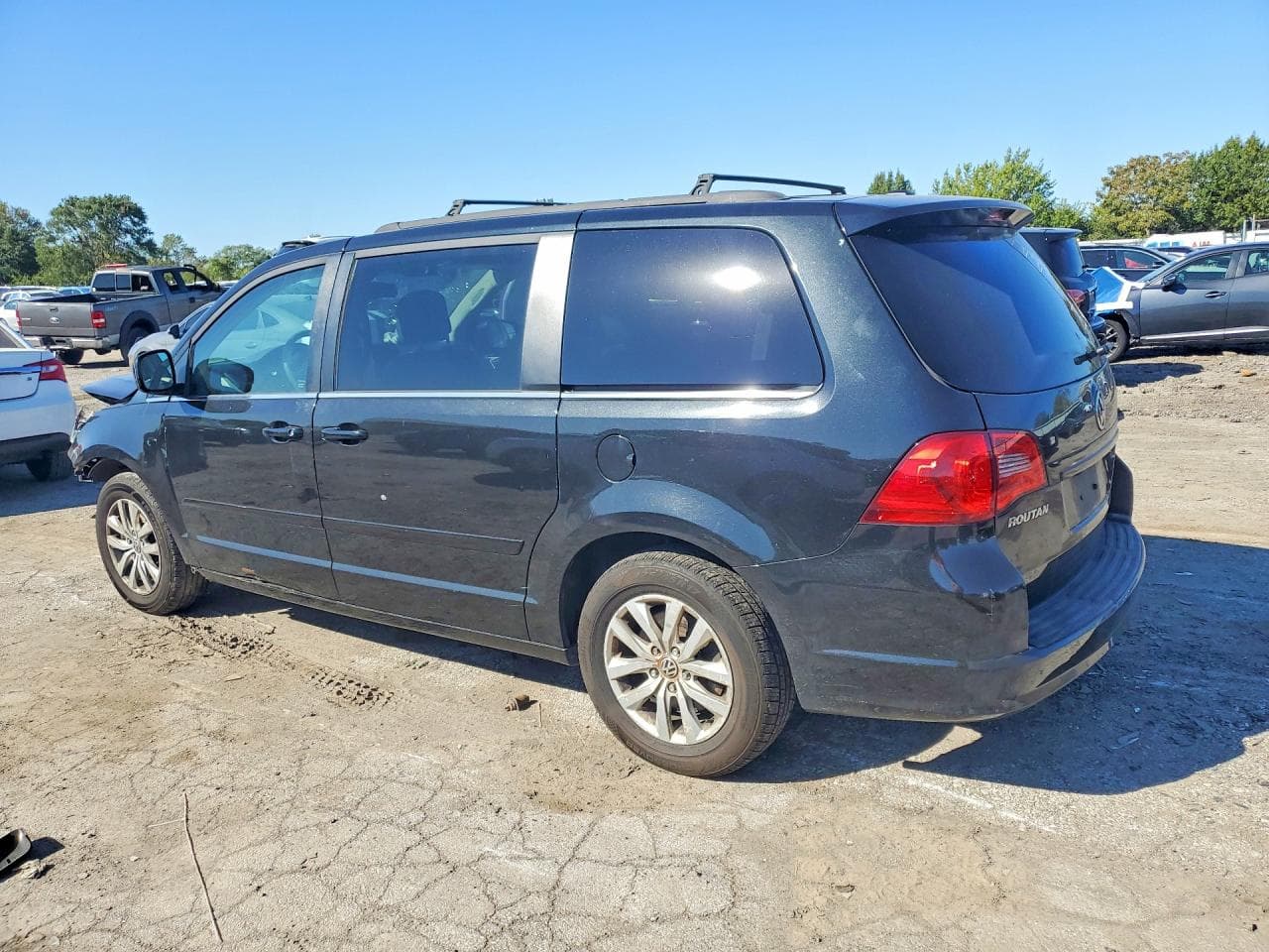 2013 Volkswagen Routan Se - foto 2