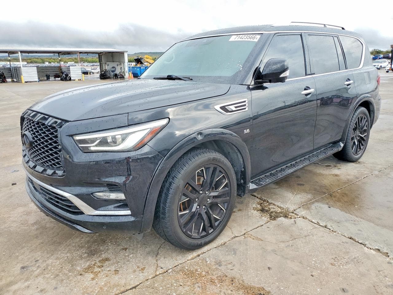 Infiniti QX80 2019 z USA