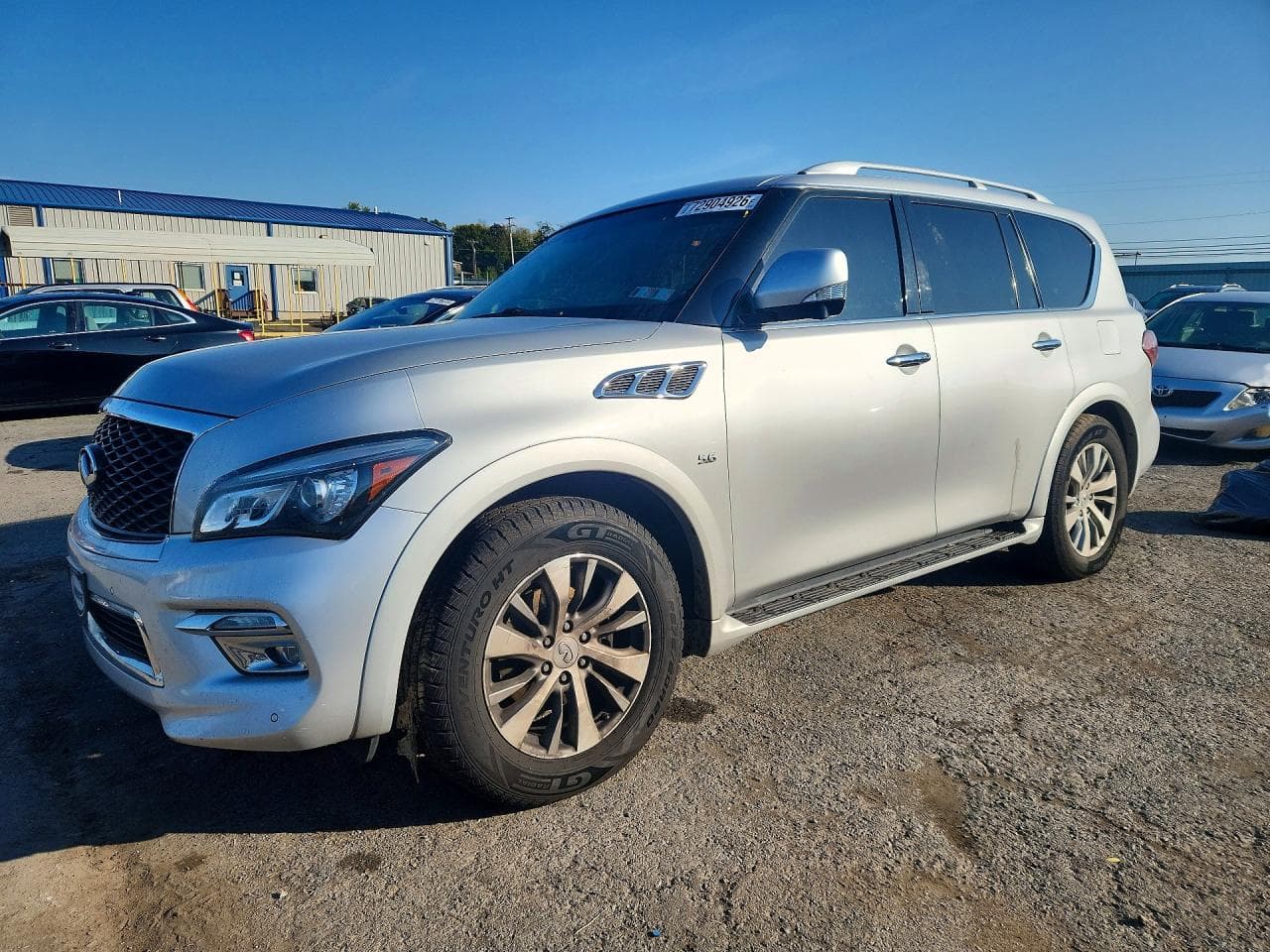 Infiniti QX80 2017 z USA