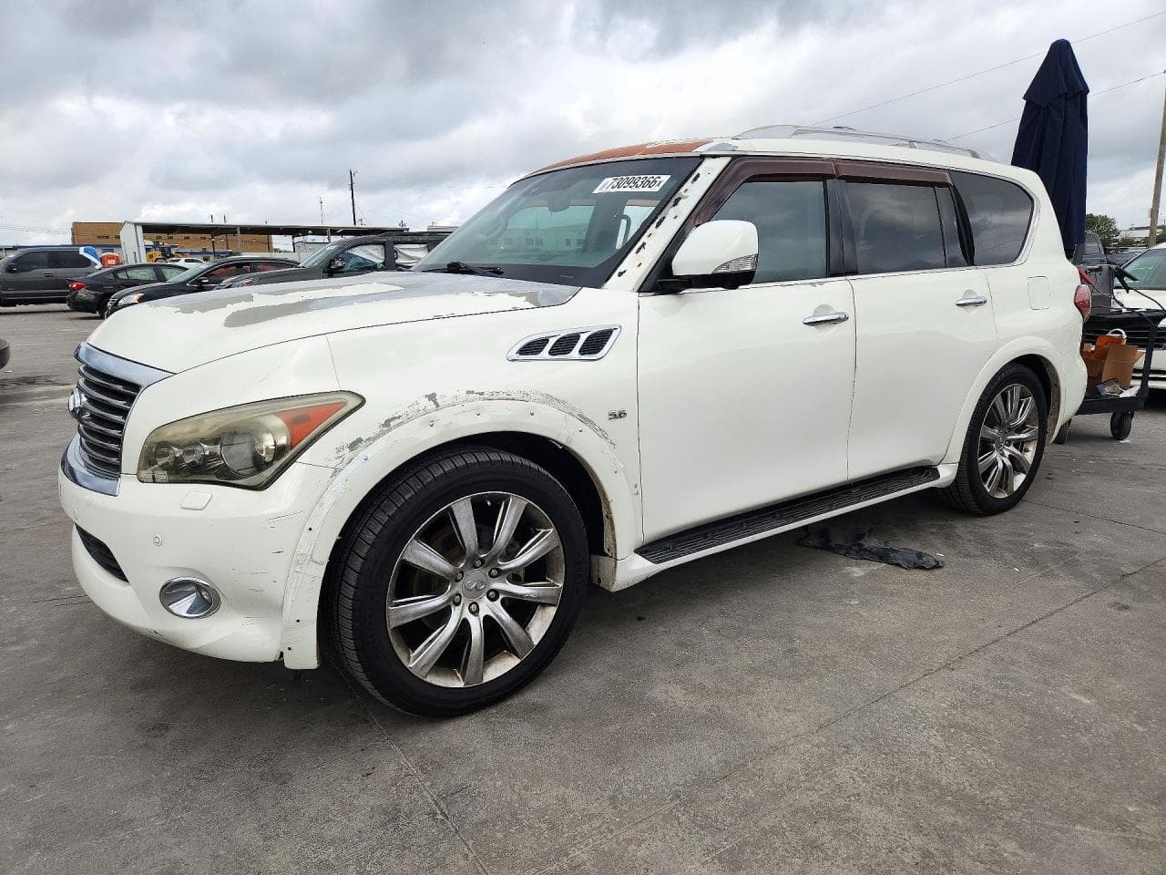 Infiniti QX80 2014 z USA