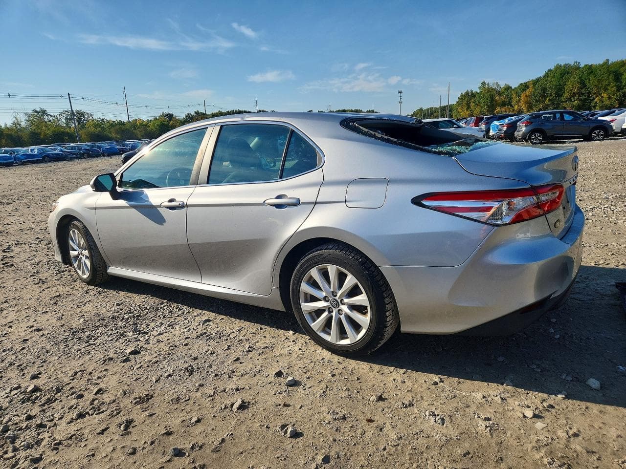 2018 Toyota Camry Le - foto 2