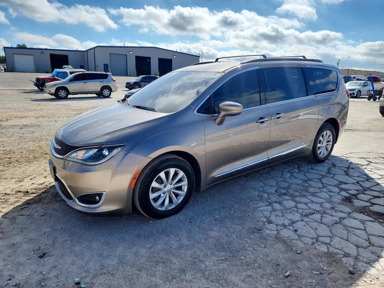 Chrysler Pacifica 2017 z USA