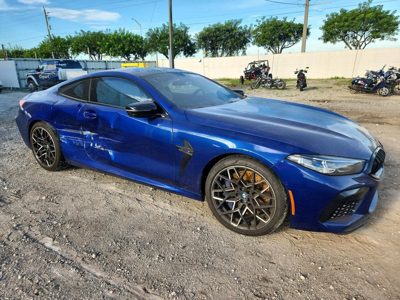 2024 BMW M8 - foto 4