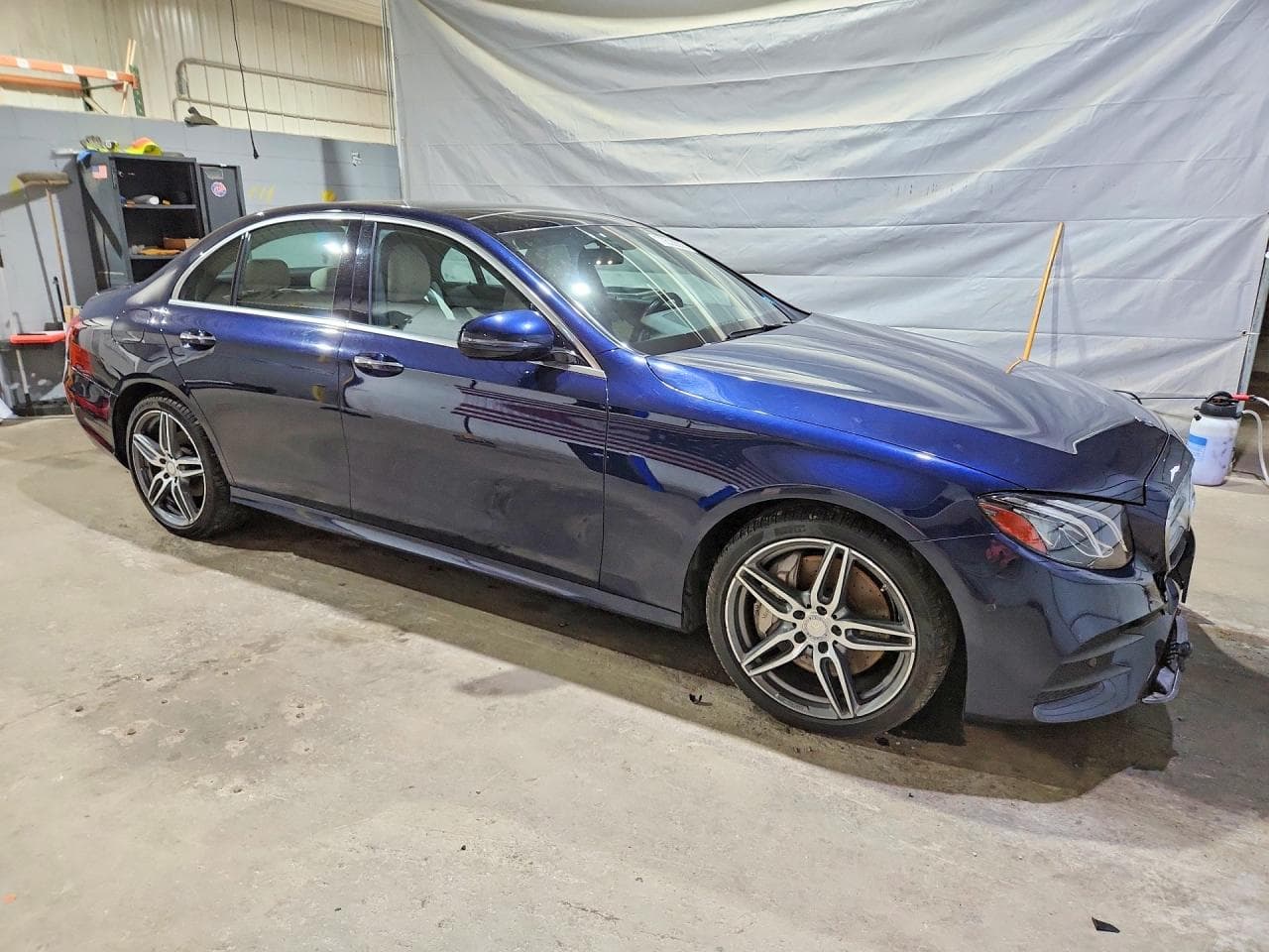 2017 Mercedes-Benz E 300 4Matic - foto 4