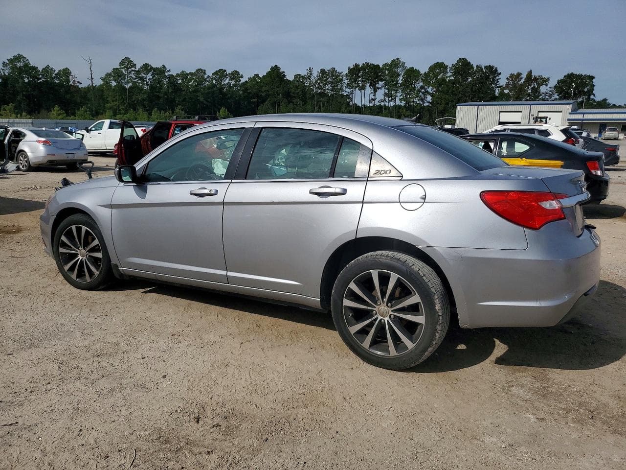 2014 Chrysler 200 Touring - foto 2