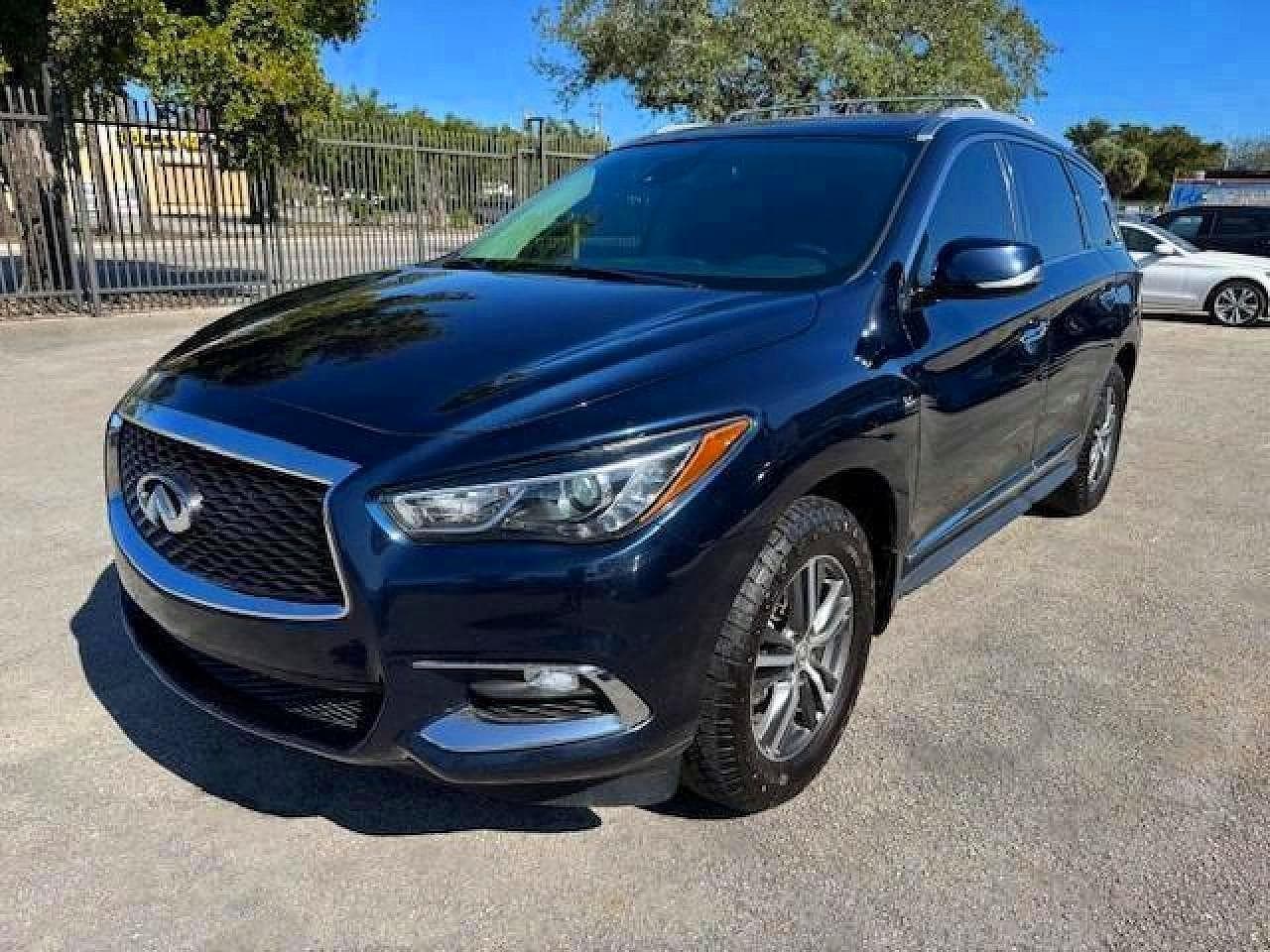 Infiniti QX60 2020 z USA