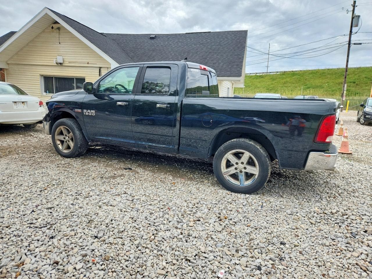 2015 Ram 1500 Crew Cab (4 Doo - foto 2