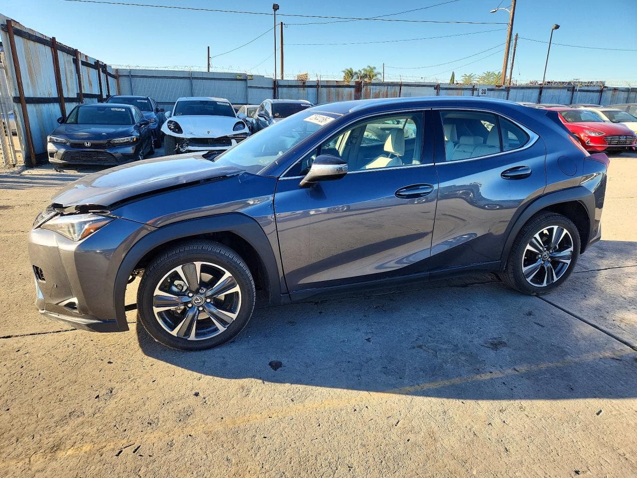 Lexus UX 2023 z USA