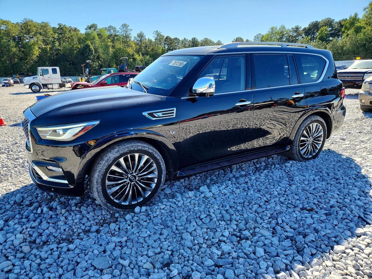 Infiniti QX80 2018 z USA