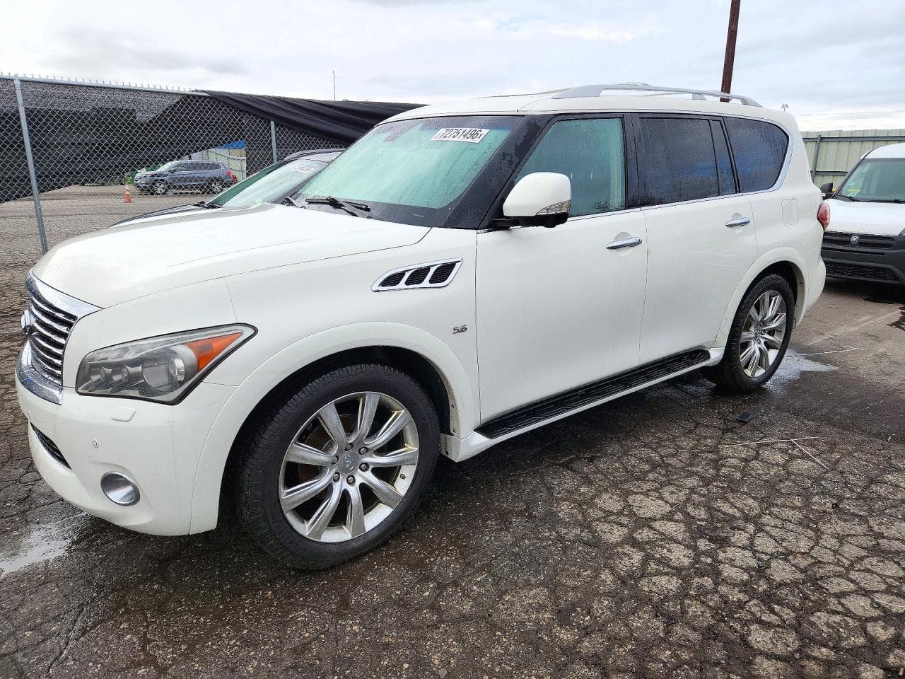 Infiniti QX80 2014 z USA