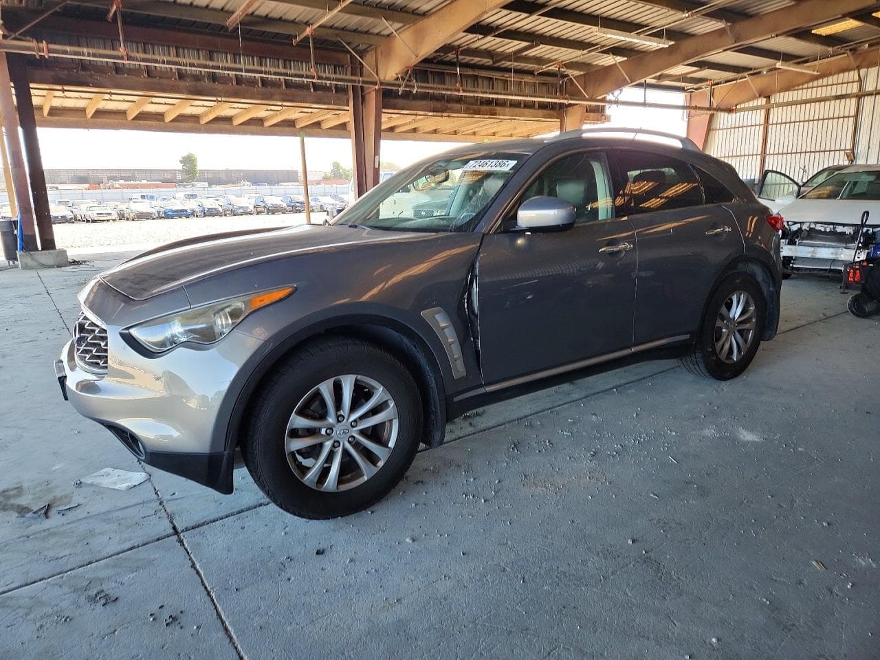 Infiniti QX70 2010 z USA